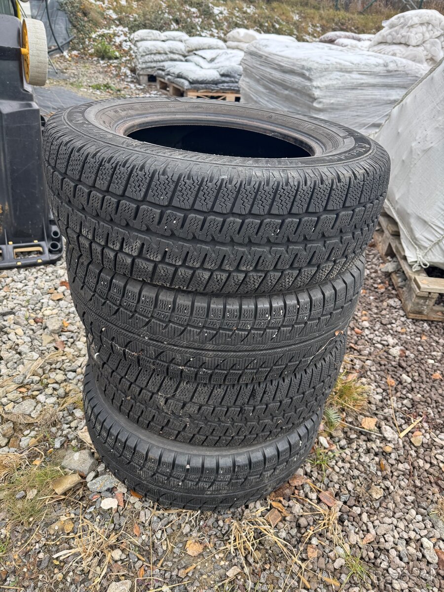 PREDÁM 215/70 R15 C zimne  4ks za 100€