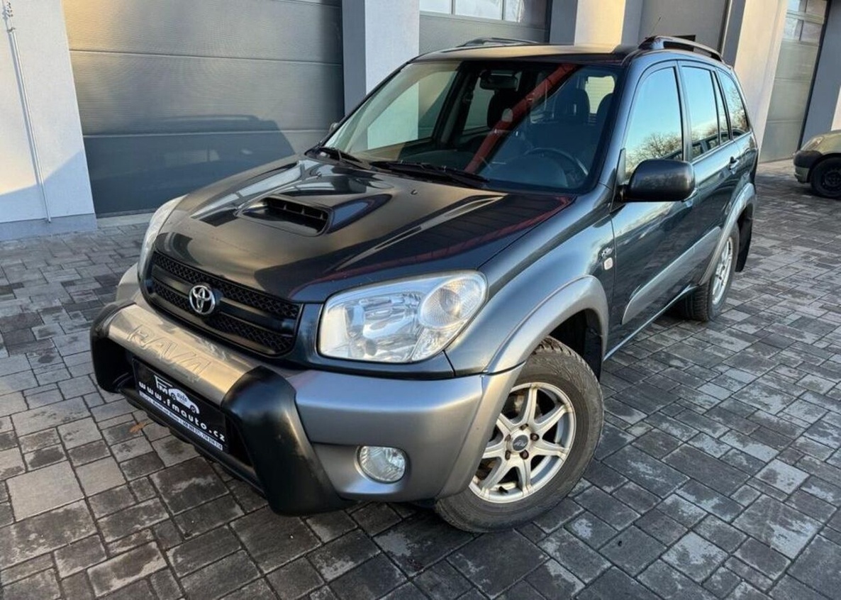 Toyota Rav4 2.0 D-4D 4WD nafta manuál 85 kw