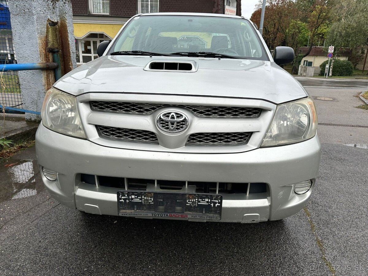 TOYOTA HILUX 2,5 DIESEL 4X4 KLÍMA