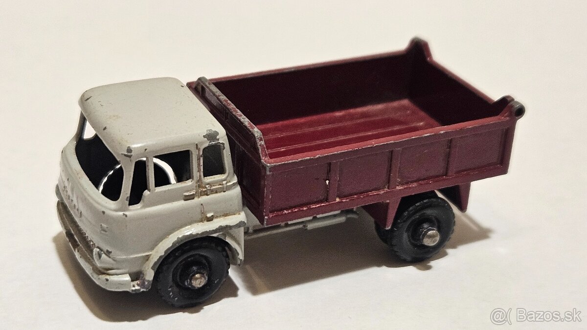 Predám stare matchbox modely ... -