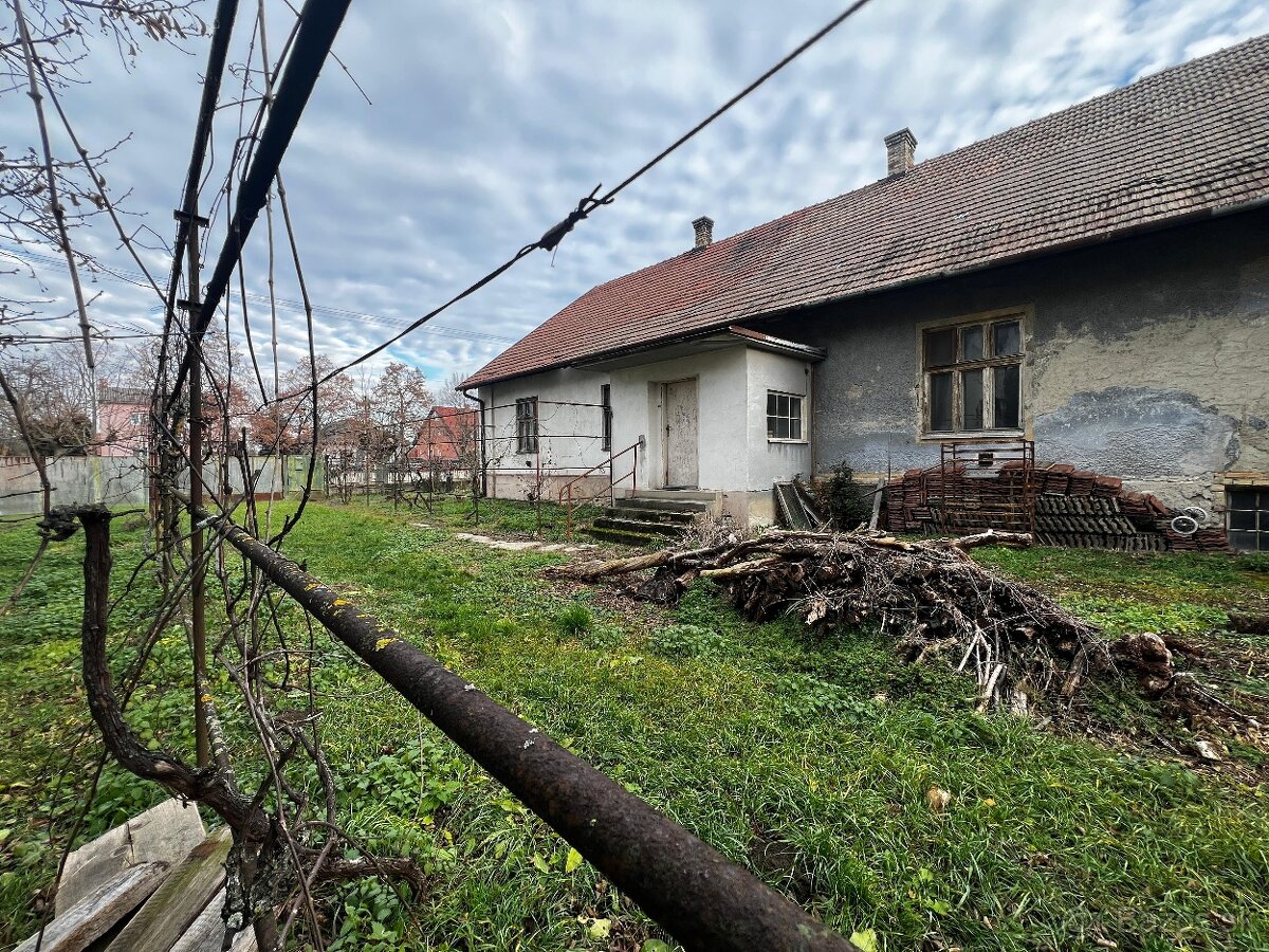 VHODNÉ MIESTO PRE REŠTAURÁCIU V CENTRE OBCI MILOSLAVOV