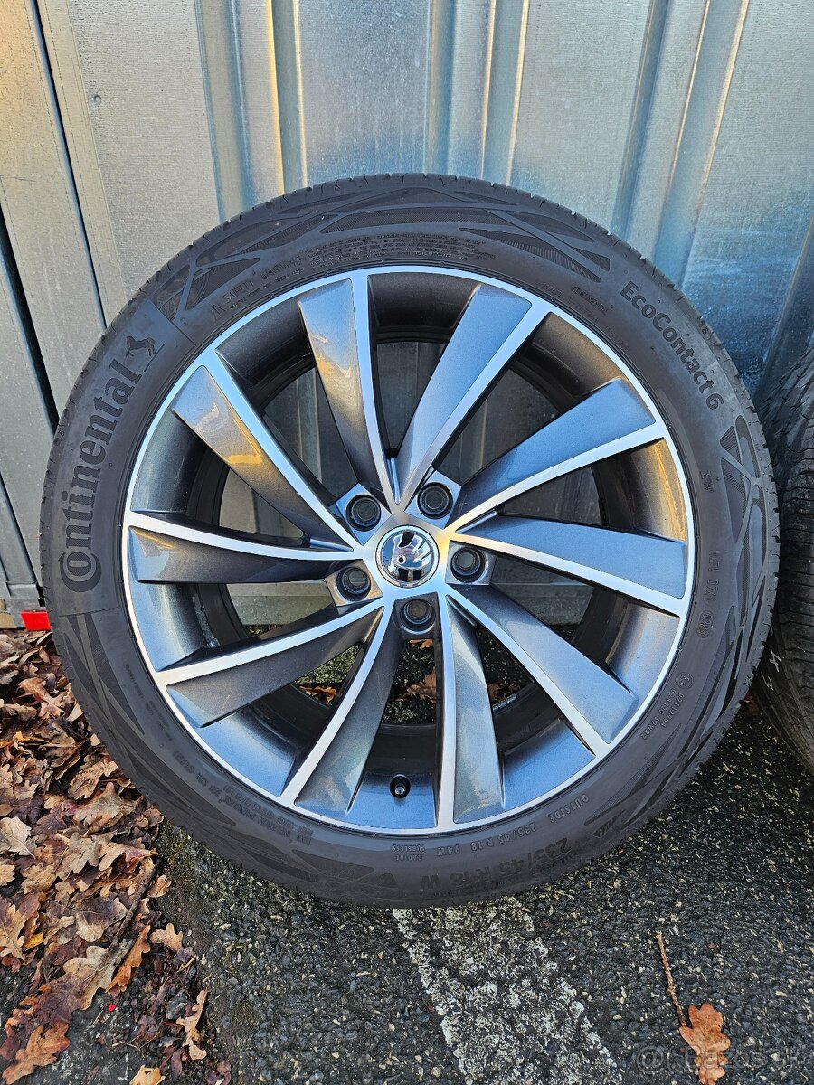 Letní alu kola Pegasus 18" Škoda Superb 235/45 R18