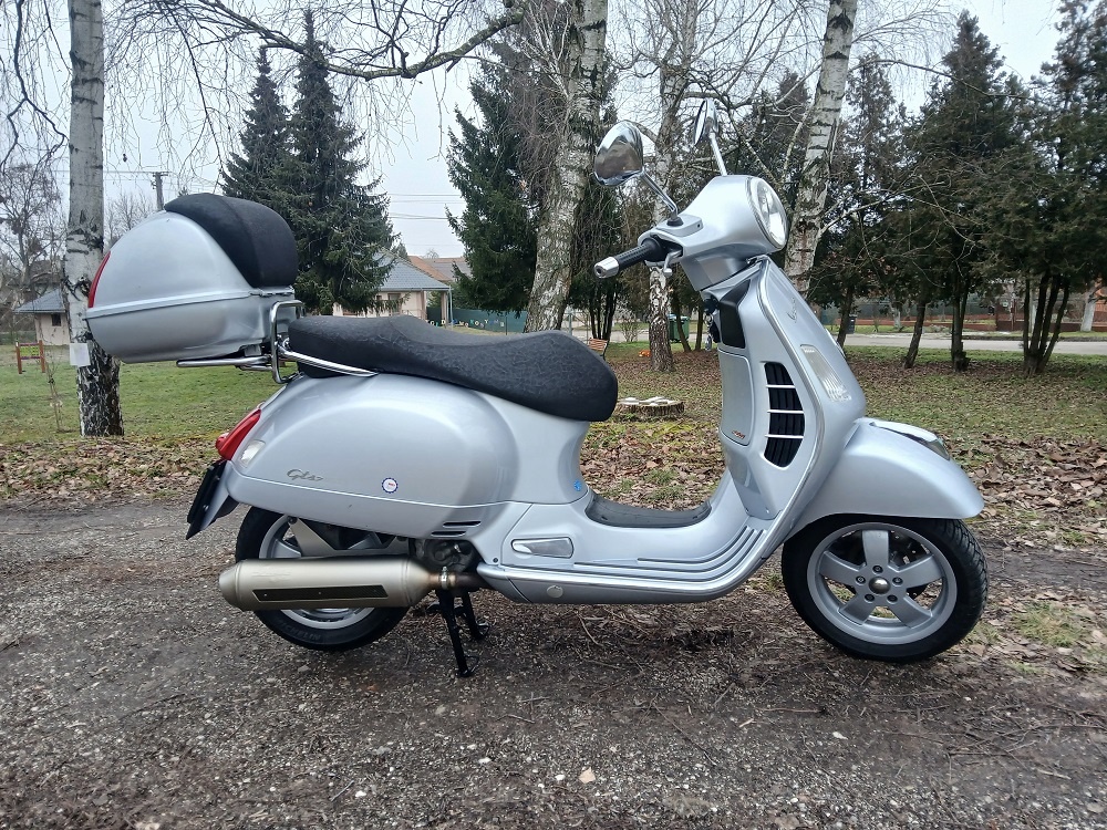 Piaggio Vespa GTS 250