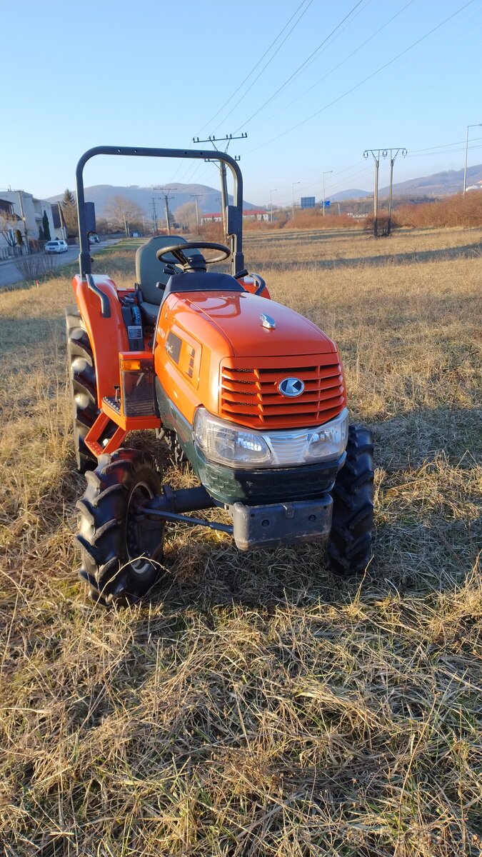 Kubota KL250