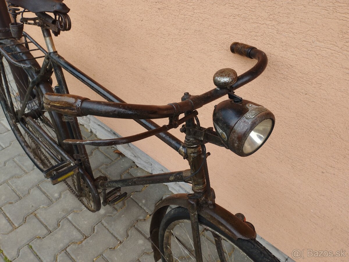 Starý historický bicykel Štadión