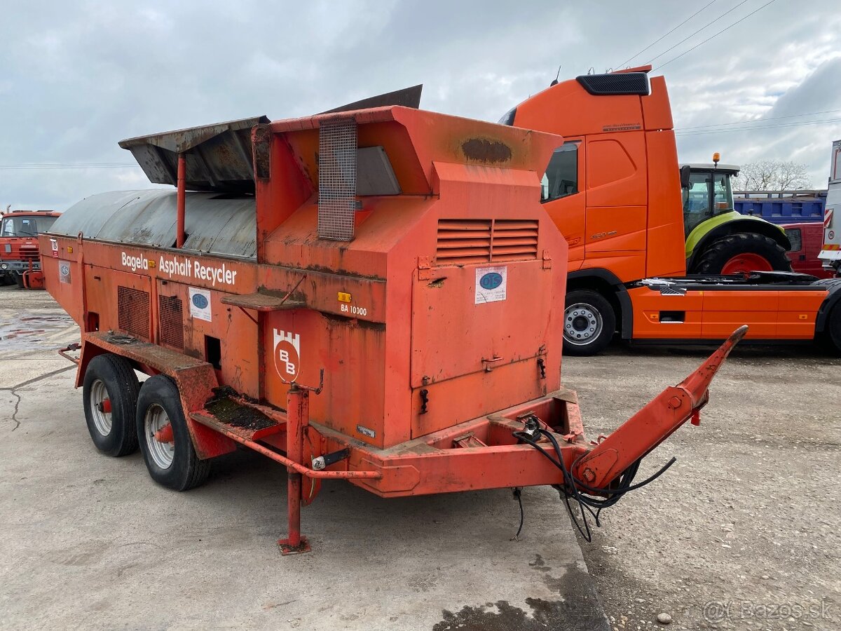 BAGELA BAUMASCHINEN recyklátor živice, pripravený na prácu