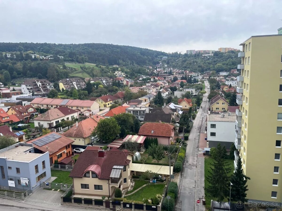 Na prenájom 3 izbový byt Trenčín, Soblahovská ul.