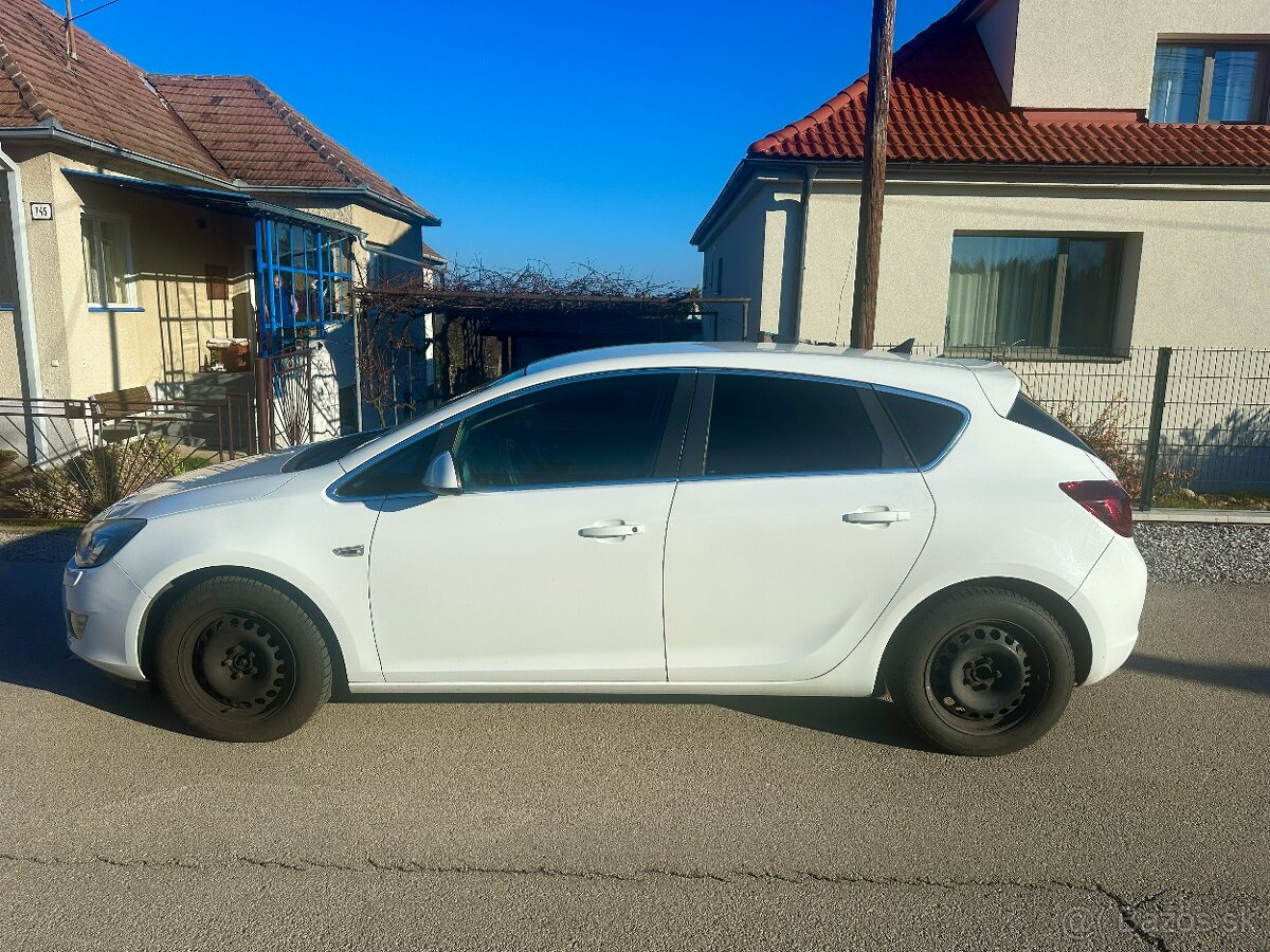 Opel Astra 1.4 103kw COSMO