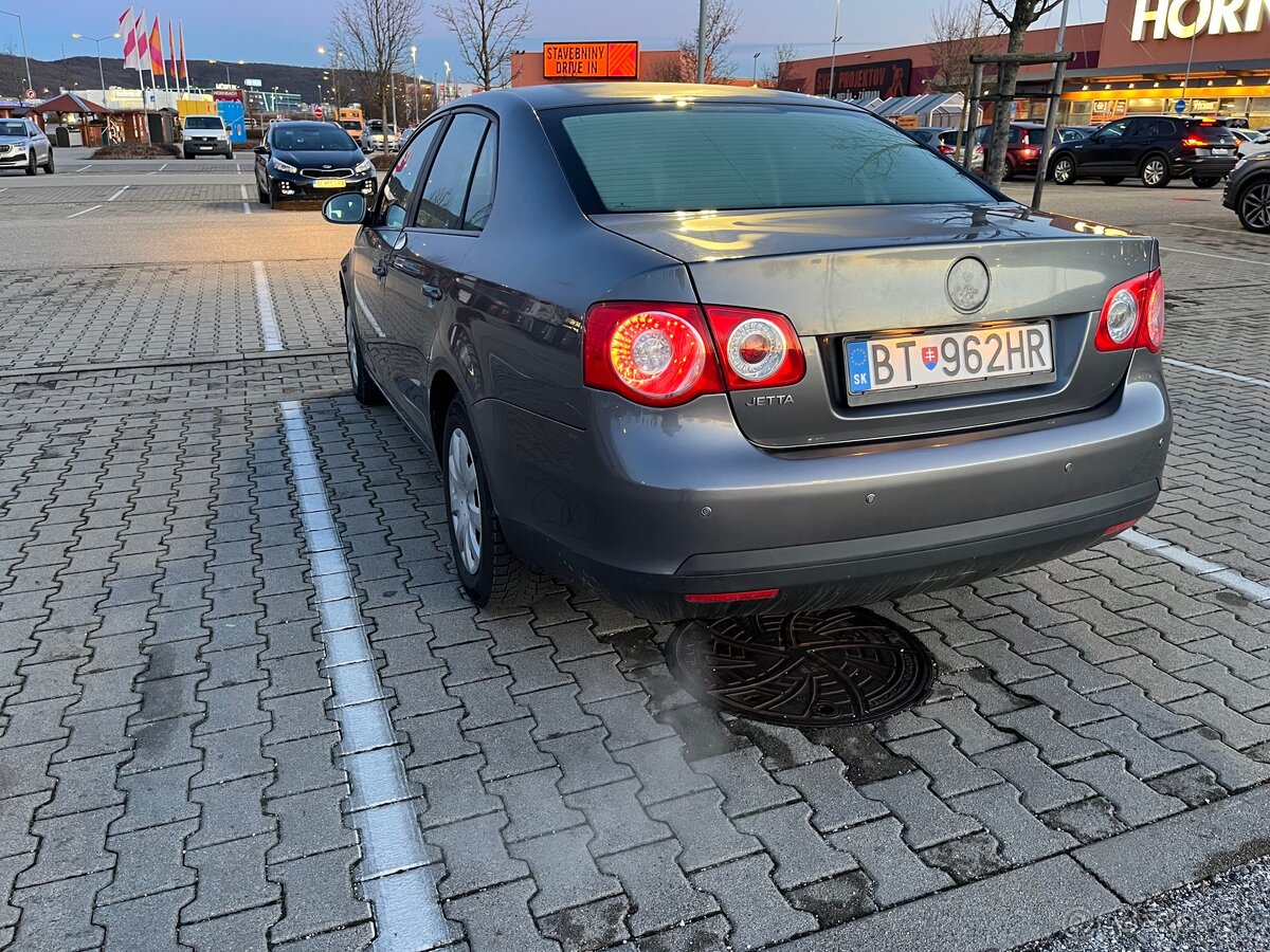 GOLF s kufrom = JETTA 1.6MPI benzín