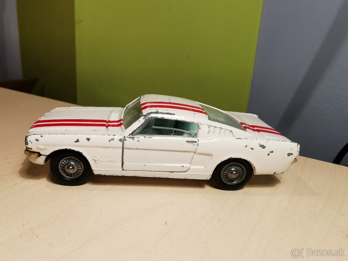 Corgi toys Ford Mustang