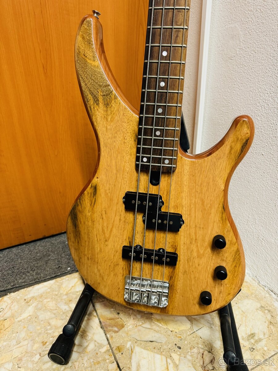 Basgitara Yamaha