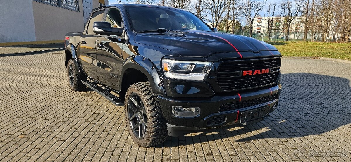 DODGE RAM 1500 2020 5.7 HEMI 401KM OFFROAD PAKIET