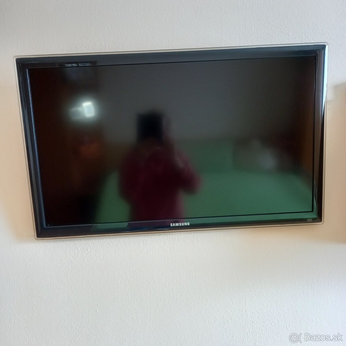 TV SAMSUNG plus držiak zdarma  na stenu,