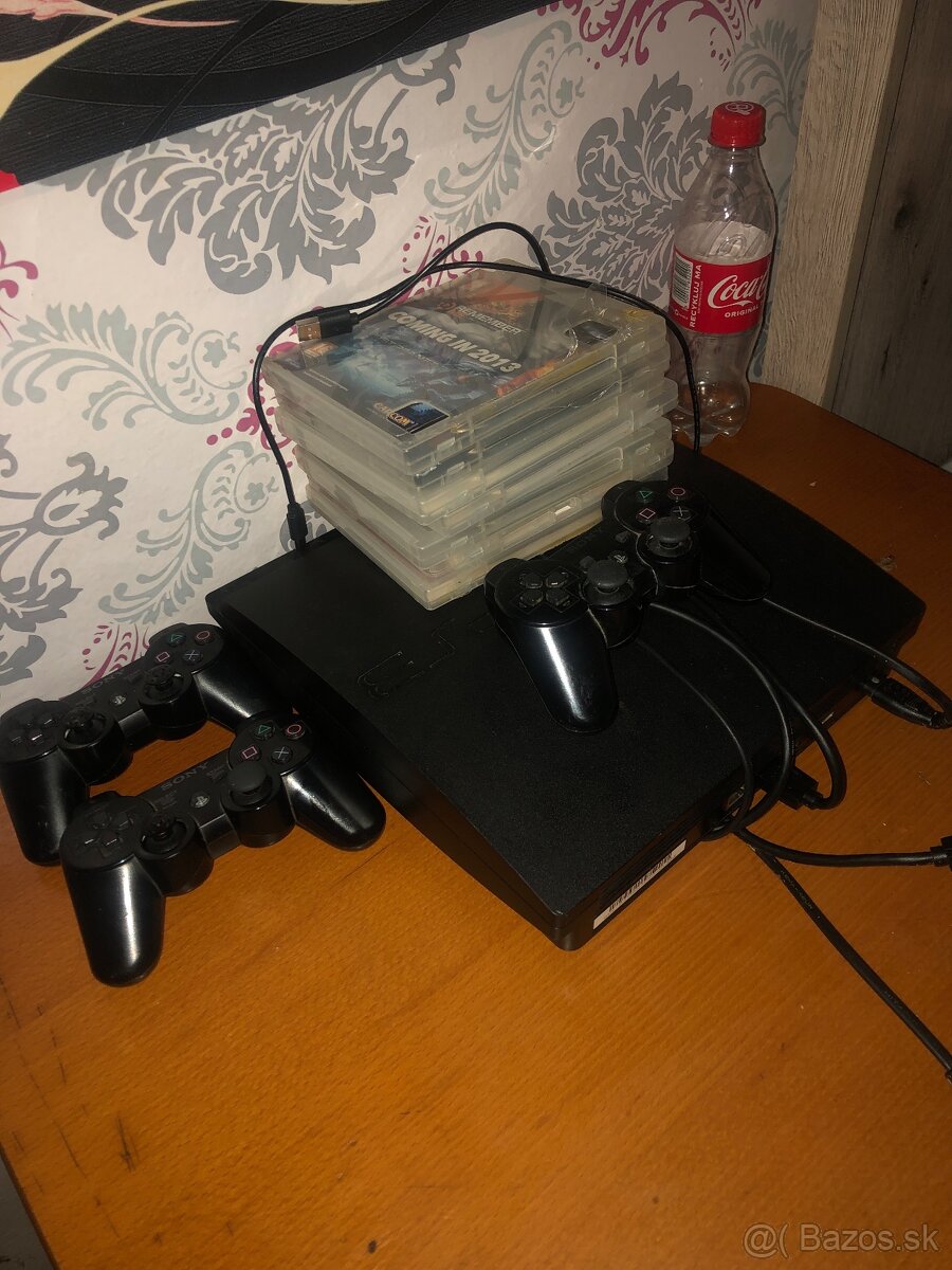 Predám Playstation 3 8hier 3joysticky cena 60€