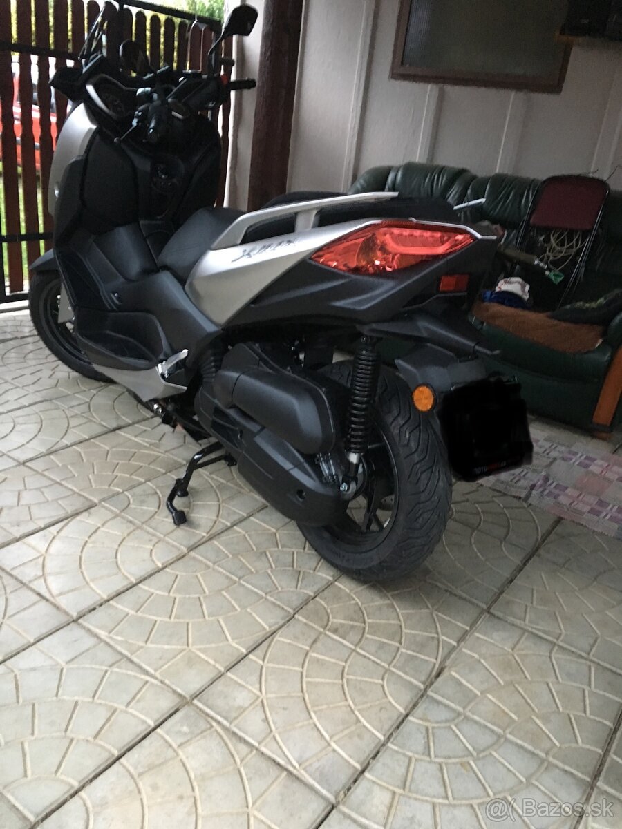 Yamaha x-max 125