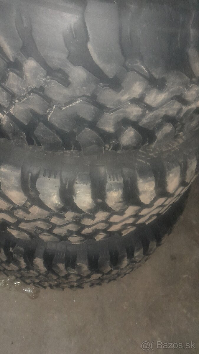 Pneu 245/70 R 16 off road