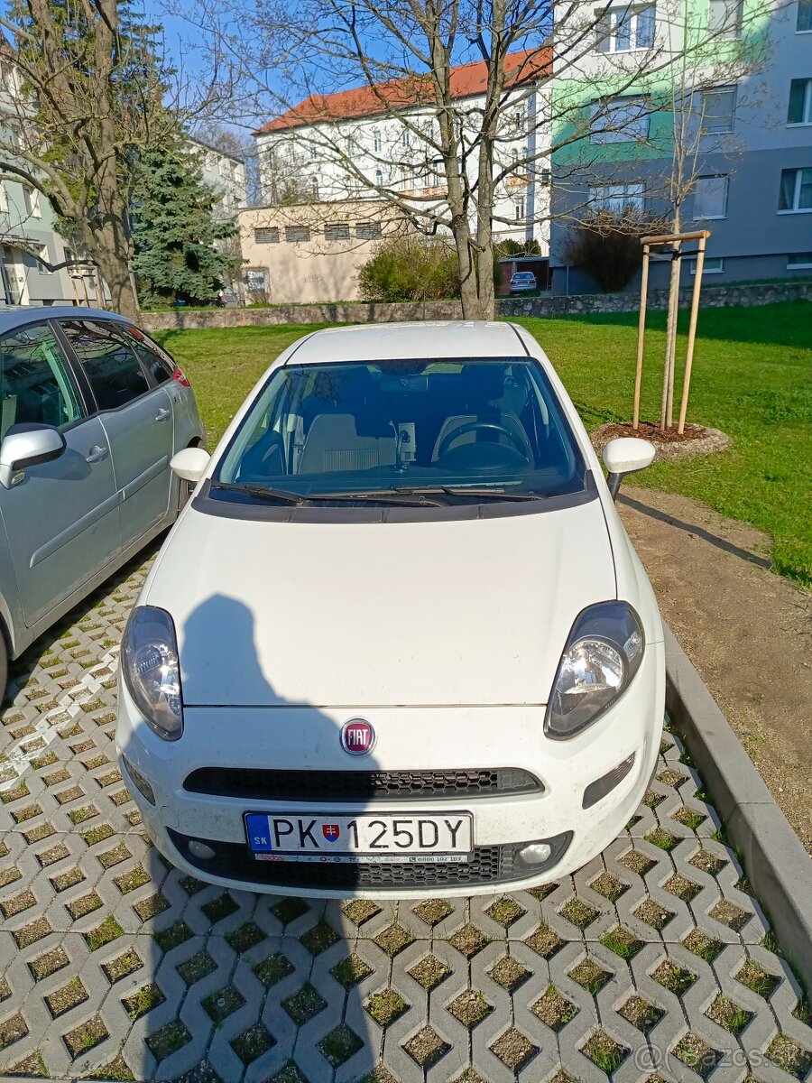 Predam Fiat Punto 1.4 57 KW r.v. 2016 vybava lounge