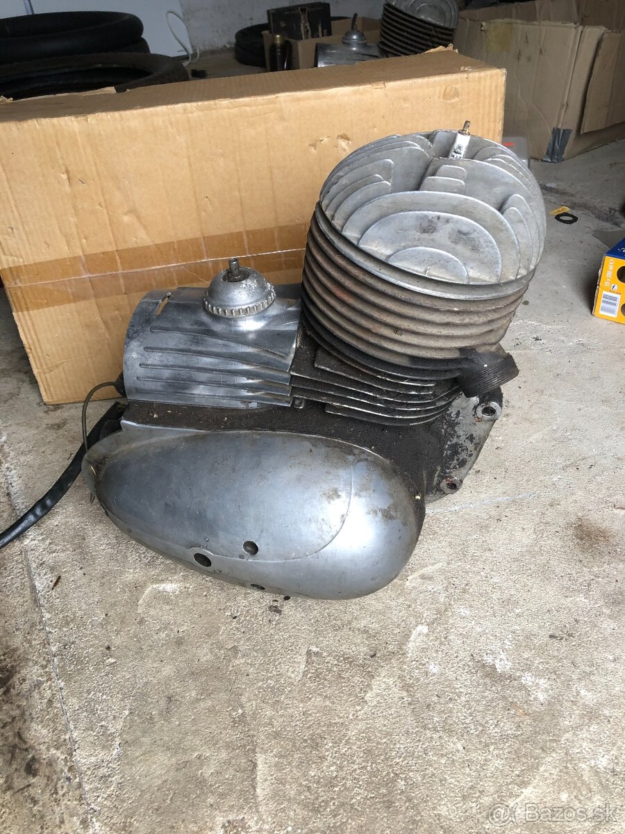 Predám kompletný motor jawa 175/356 v nálezovom stave