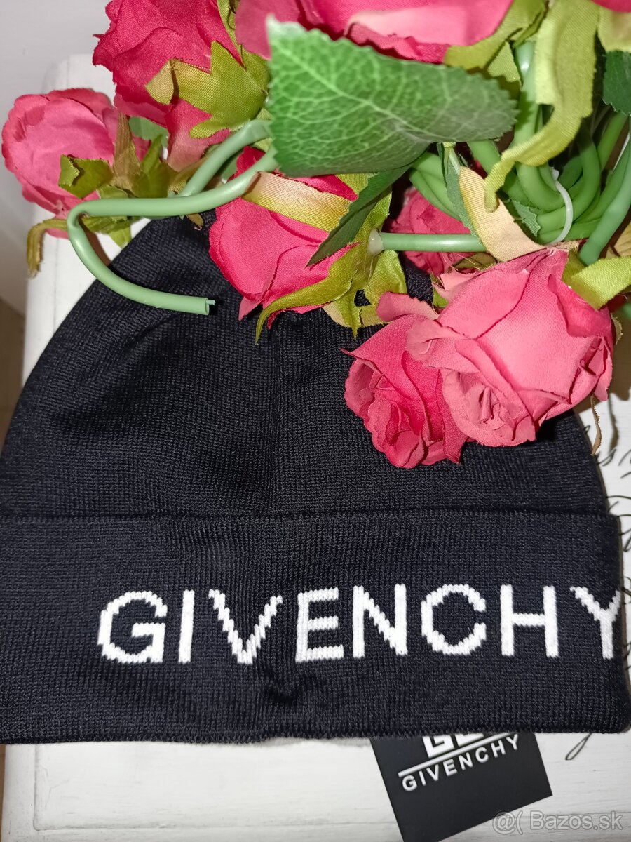 Zimná čiapka Givenchy