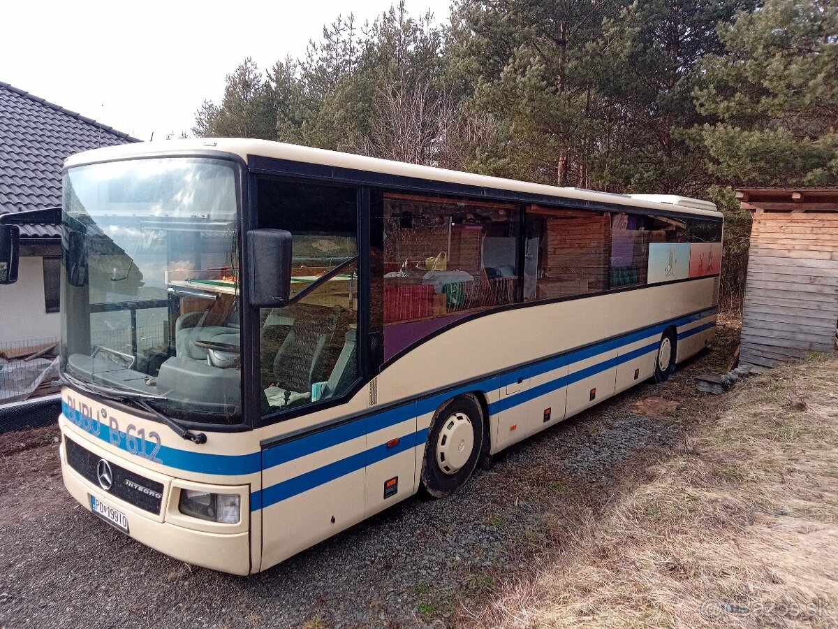 Predáme karavan Mercedes Integro O 550