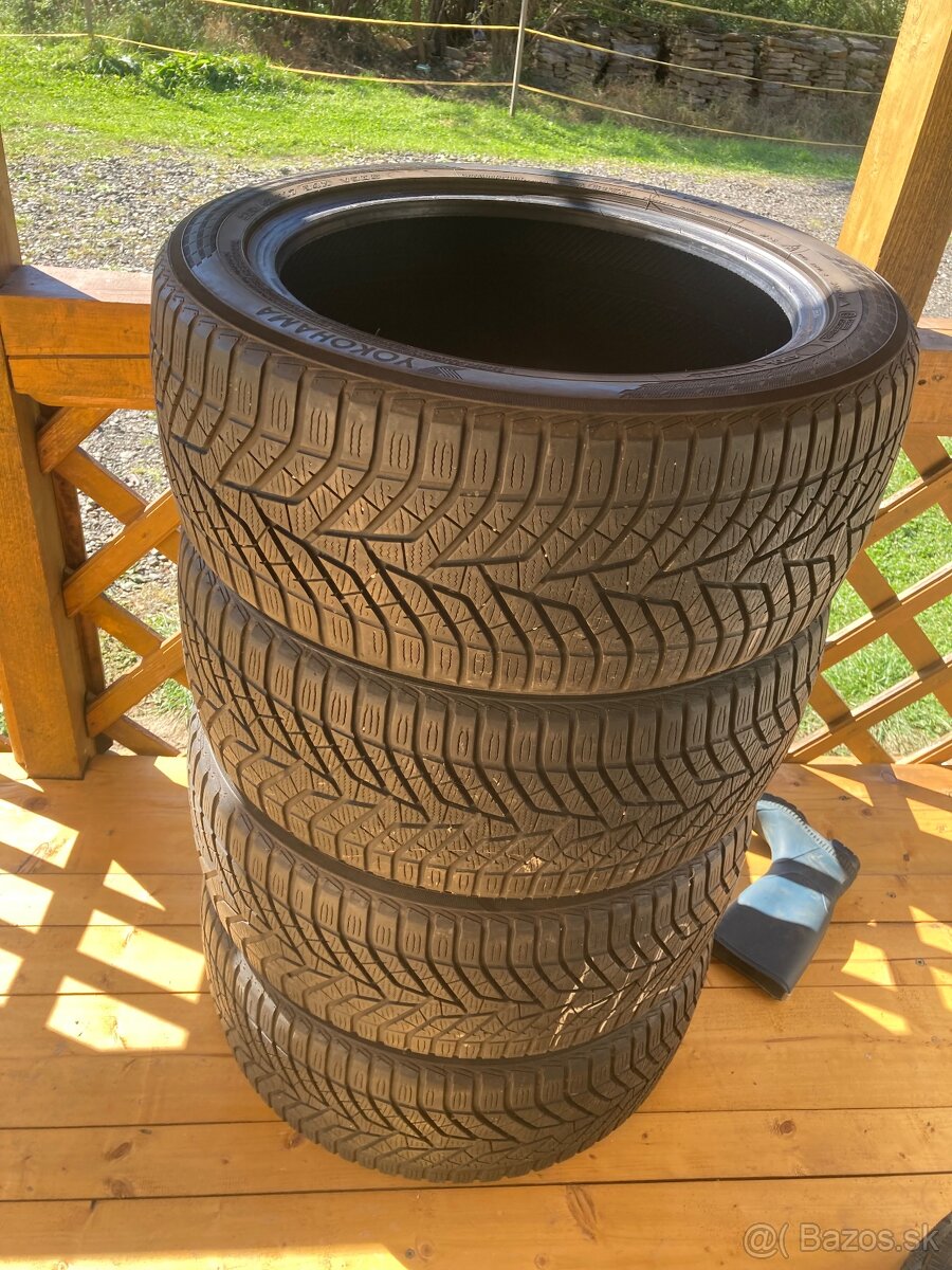 Yokohama 235/45 R17 zimne