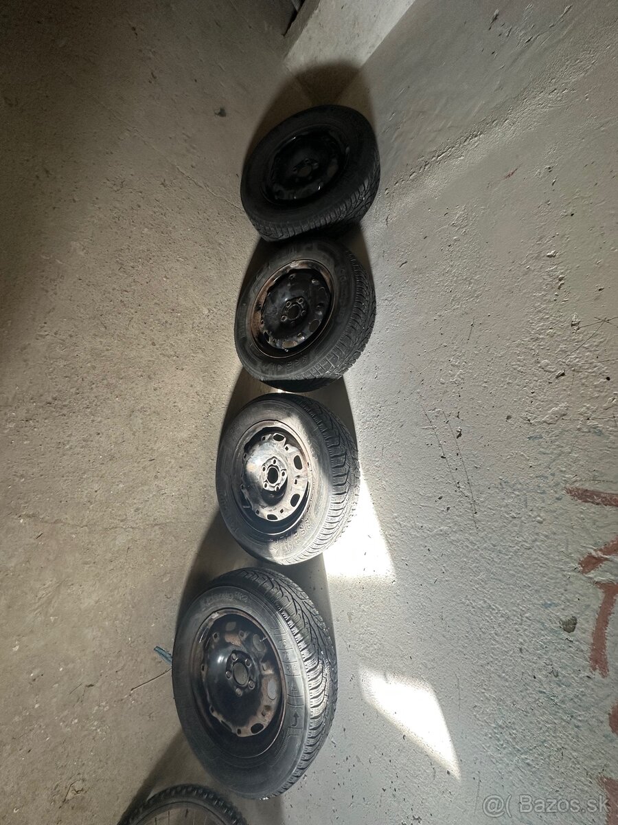 Predám 4x vw disky 5x100 ET 35 aj po kuse