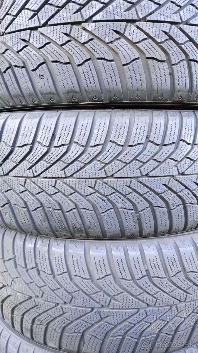 215/55 R17 zimné pneumatiky Kumho