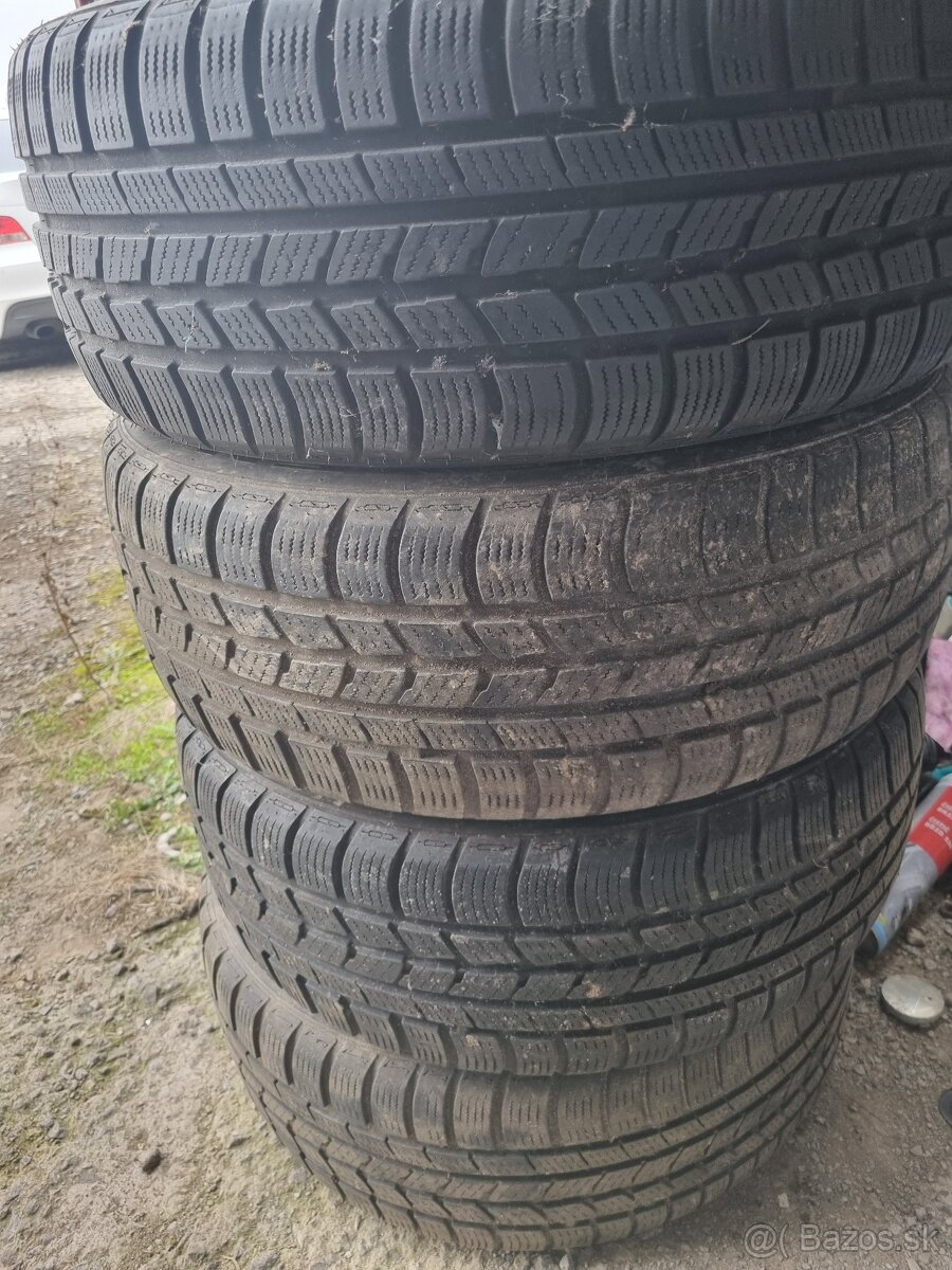 Predam zimne pneu 225/55 R17