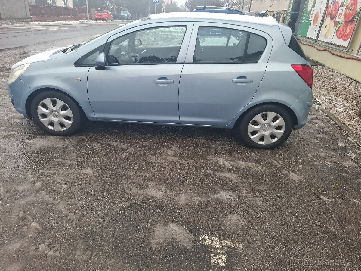 Opel Corsa 1,2   59 kW ročník 2008  klima 149 000 km