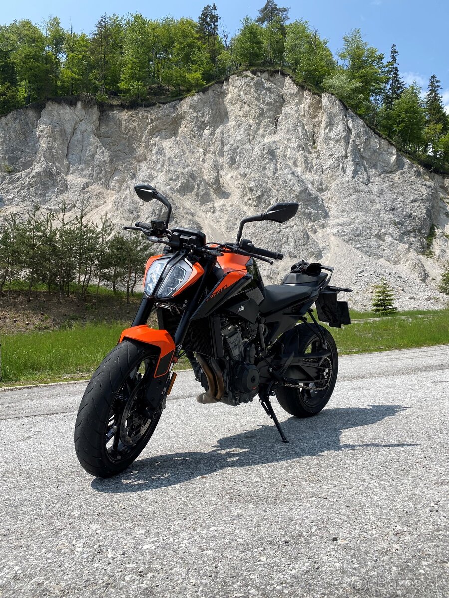 KTM Duke 890