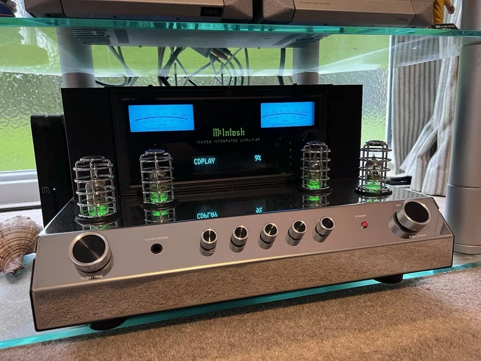 McIntosh MA352