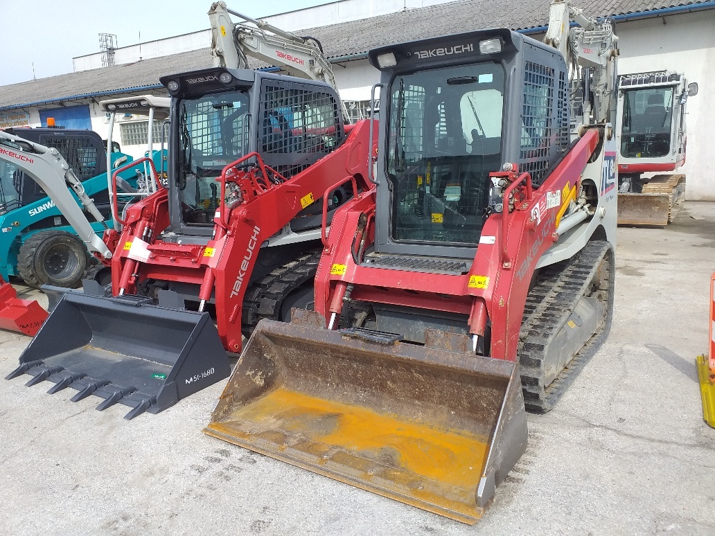 SMYKOM RIADENY NAKLADAC TAKEUCHI TL8 - 3 900 kg