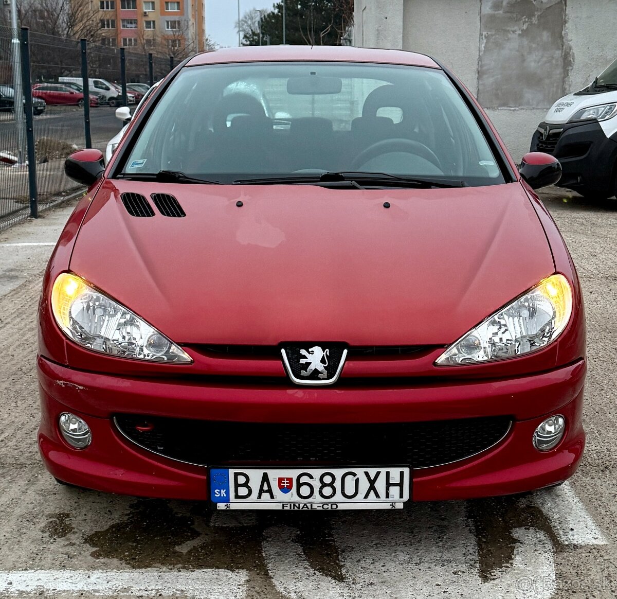 Peugeot 206 1.4i - 55KW - Čerevený - plne pojazdný