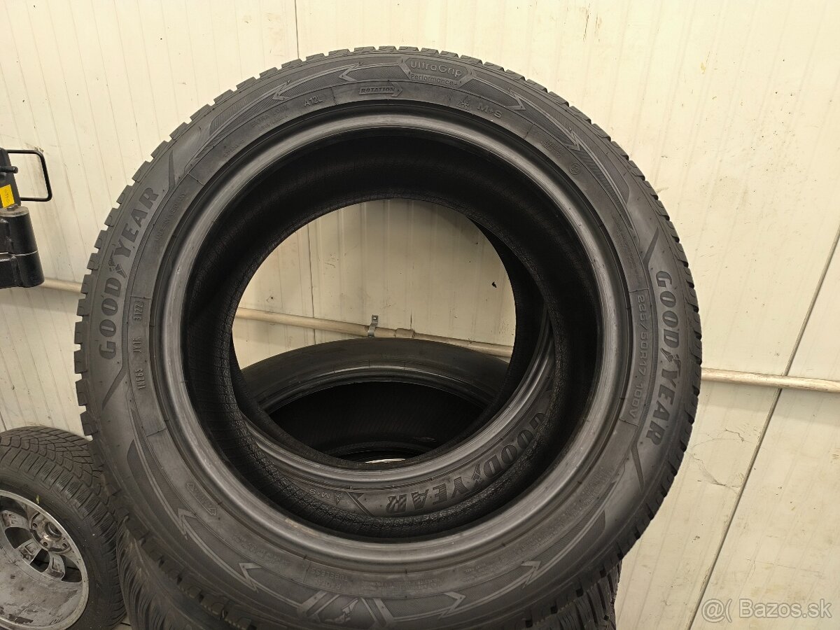 Goodyear Ultragrip 235/50 R17 100V