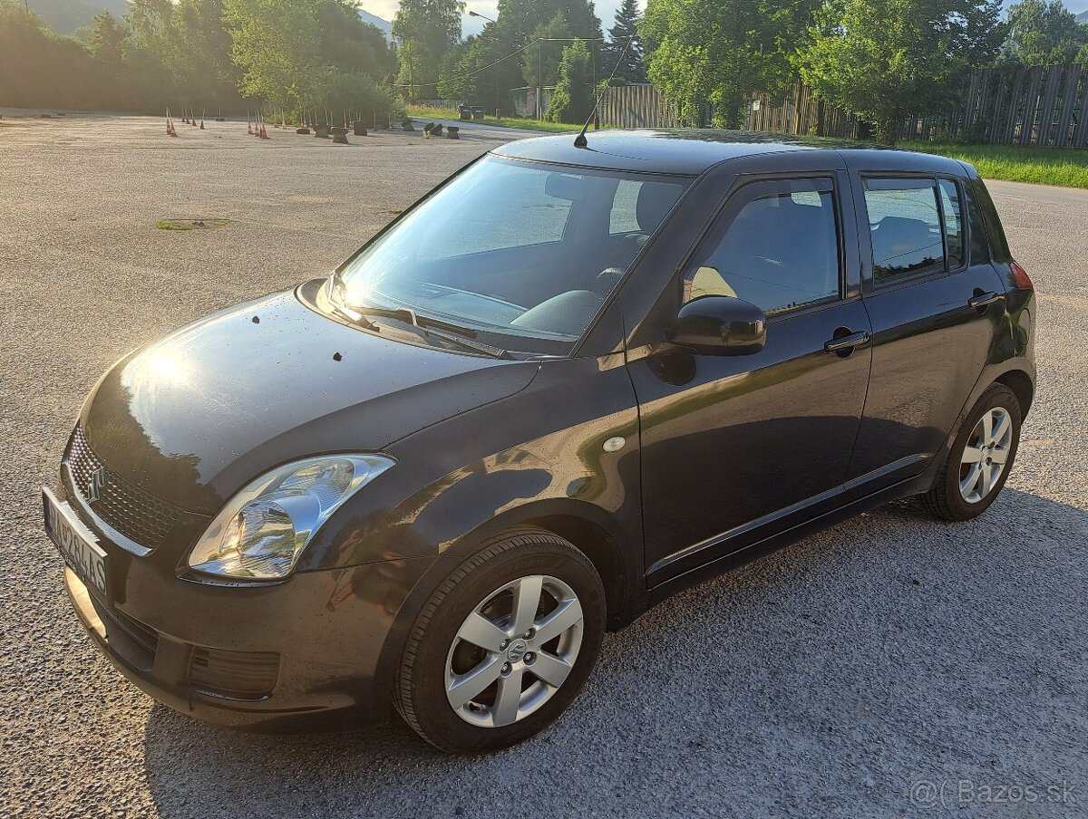 Predám Suzuki Swift 1.3 benzín r.2010