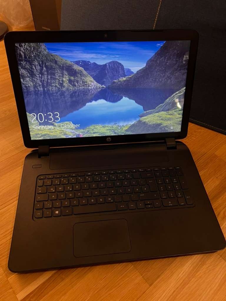 Predám Laptop Značky HP 17,3 Black Jack