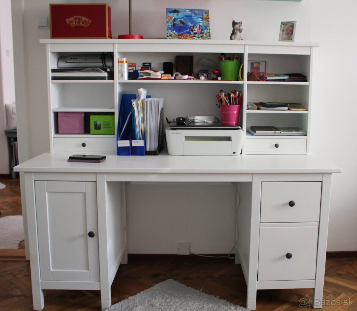 Hemnes Ikea písací stôl s nadstavcom + Stolička