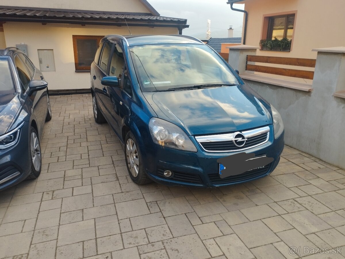 Zafira 1,6 CNG.  7 miestna