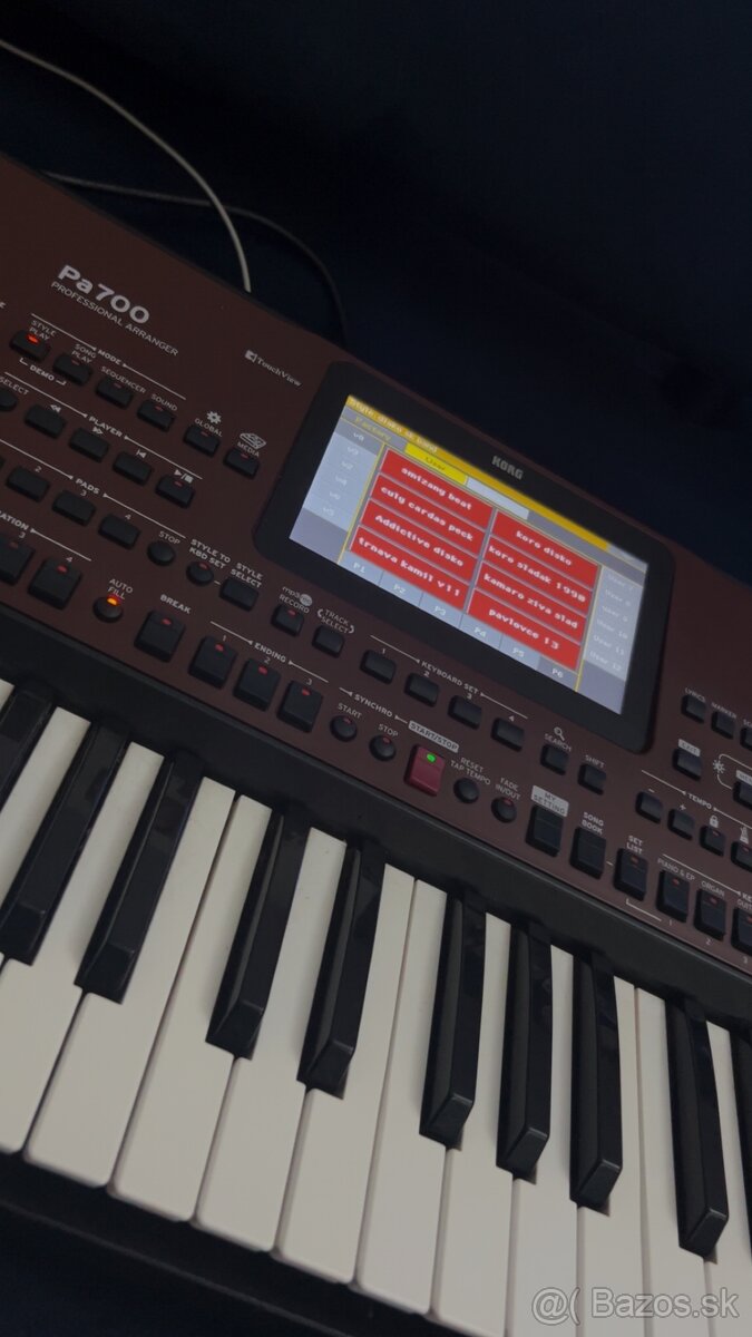 KORG Pa700