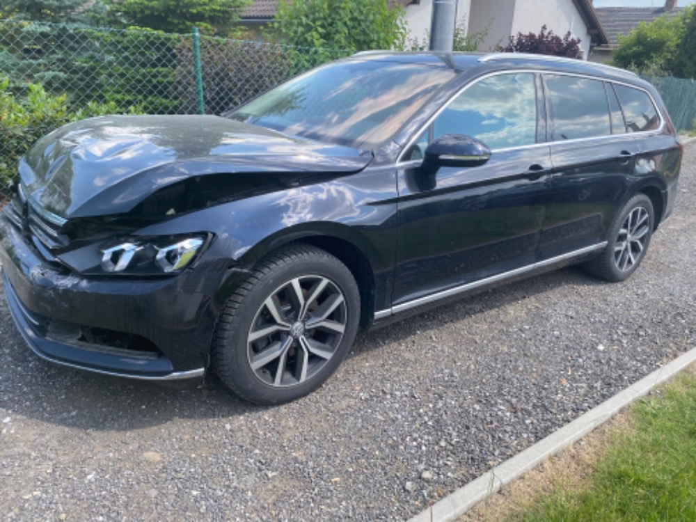 VW Passat 2.0 TDi 140 kW kup ČR 11/2017 Highline / 88tis.KM