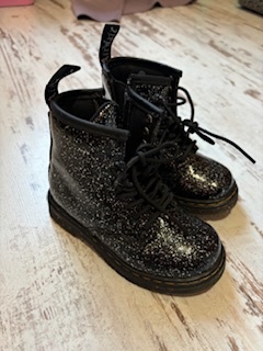 Topánky Dr Martens velkost 24