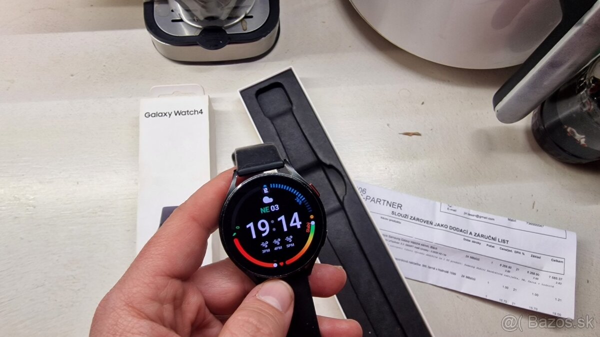 Smart hodinky Samsung Galaxy Watch 4 tmavé 44mm