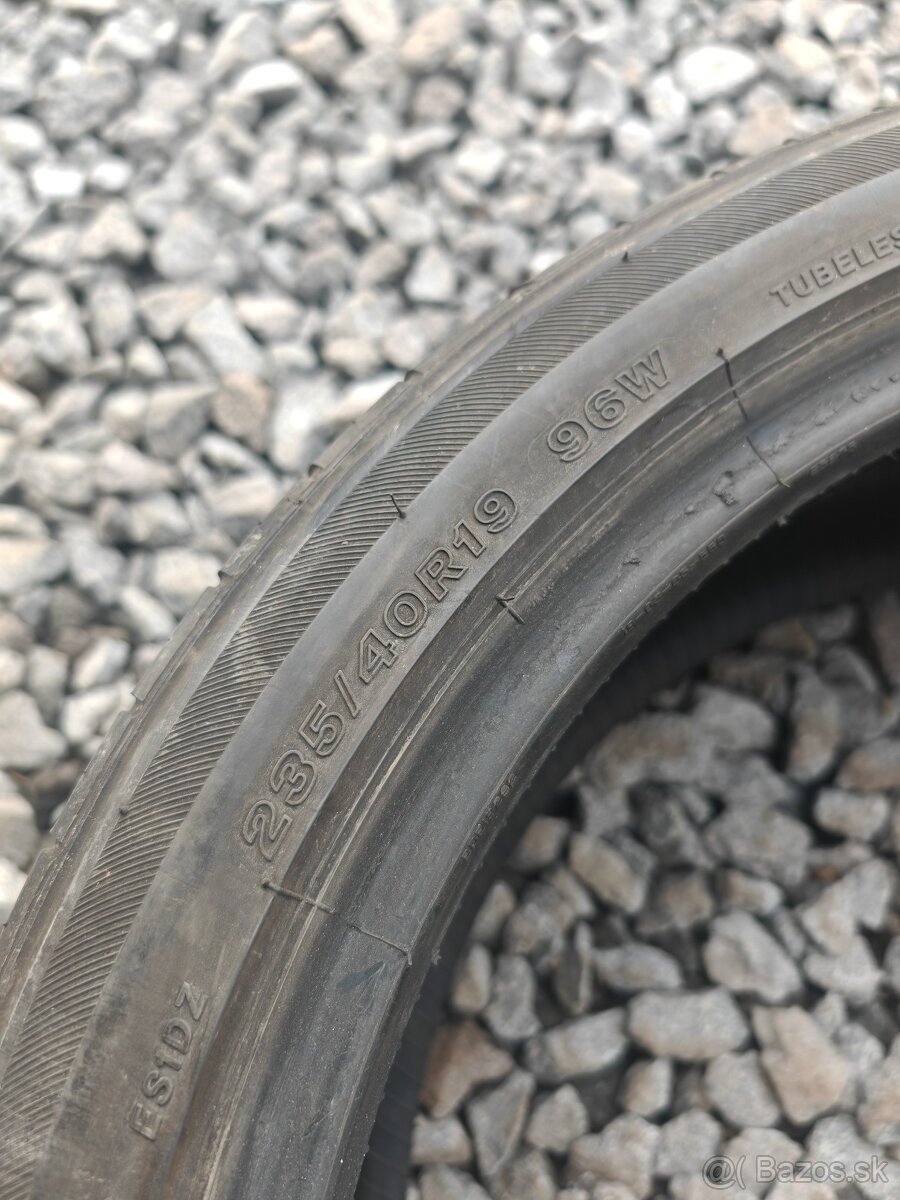 Letné pneumatiky 235/40 R19