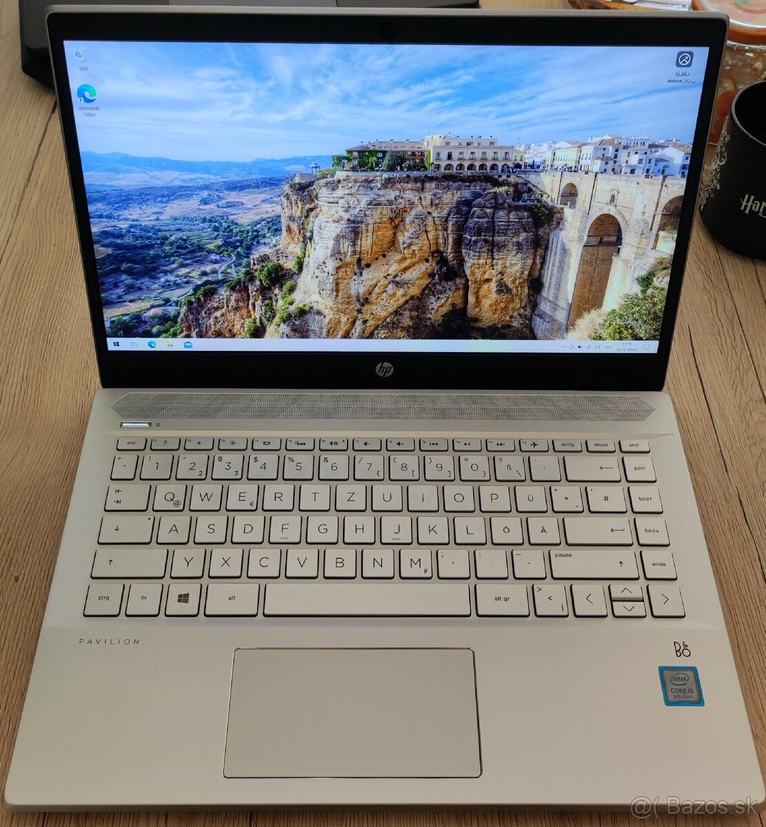 HP Pavilion 14" ultra tenký.