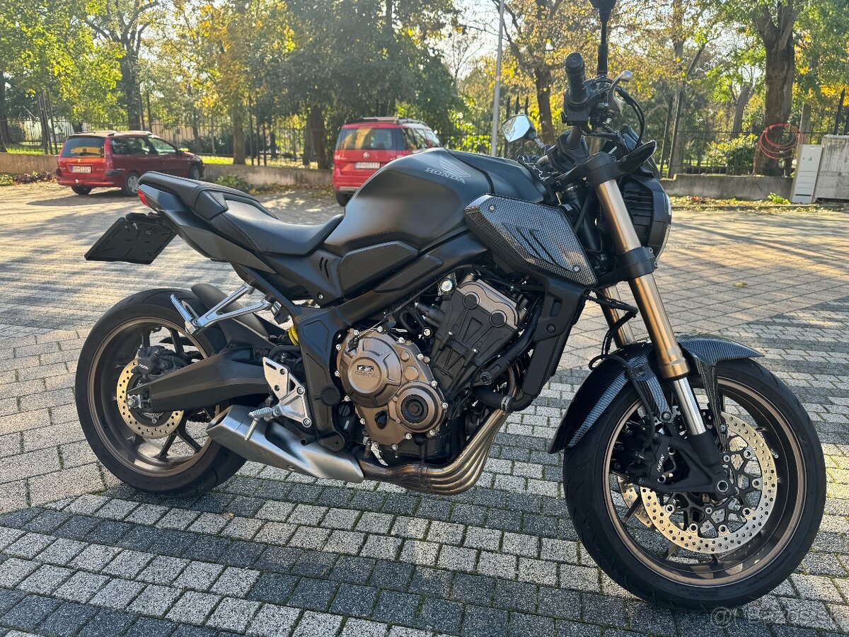 Honda cb650r 35kw v TP inak 70kw