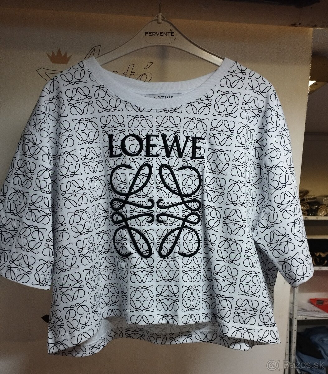 Moderné crop tričko Zn. LOEWE