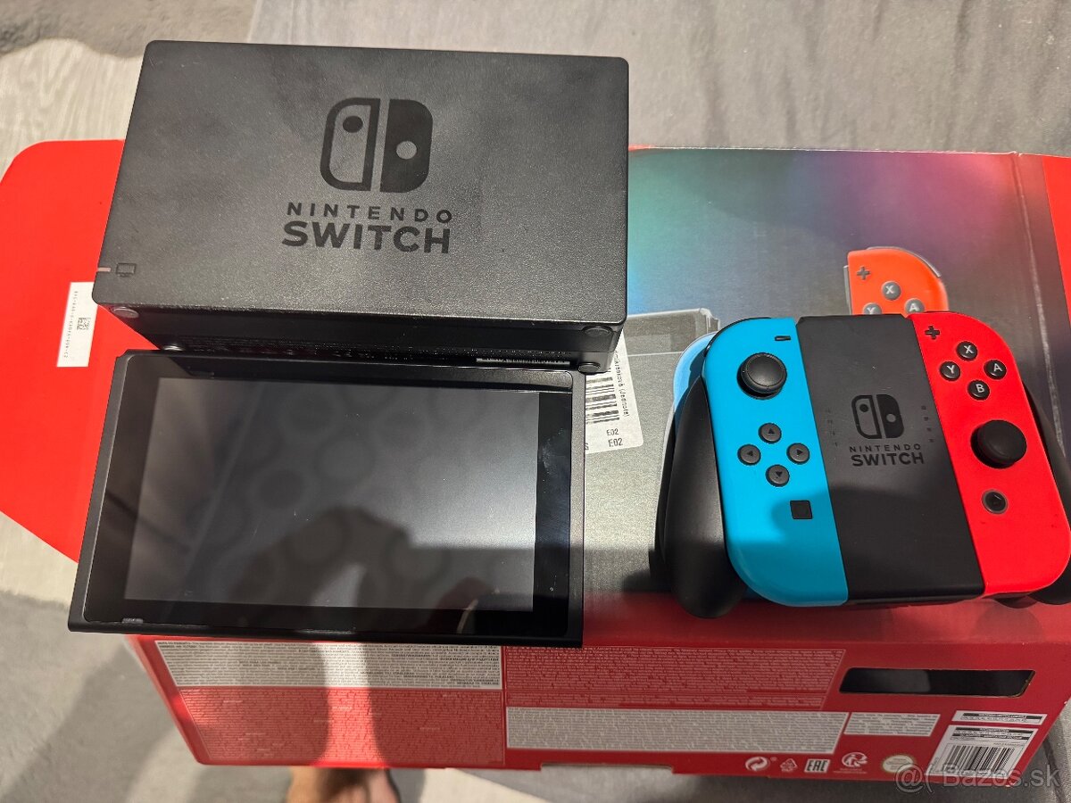 Nintendo Switch + 64GBMicroSD