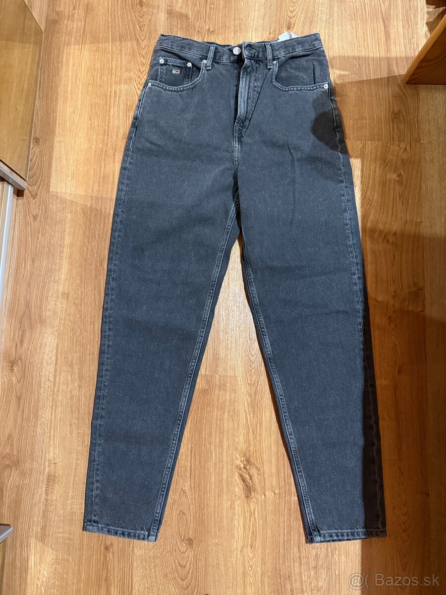 Tommy Hilfiger rifle (Mom Ultra High Rise Tapered Jeans)