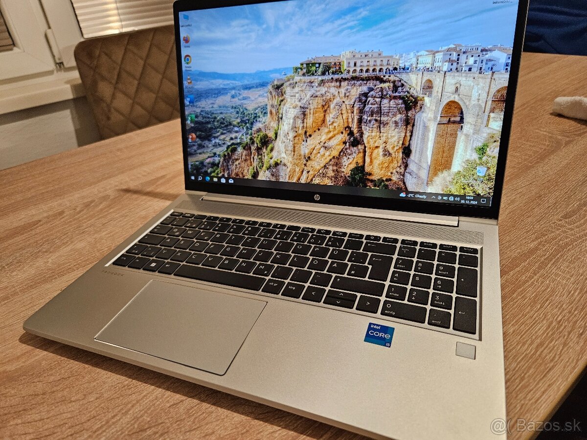 HP ProBook 450 G8 I5  strieborná