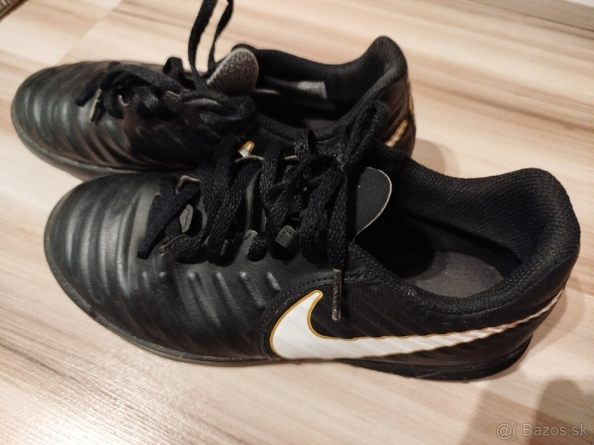 Turfy Nike tiempo